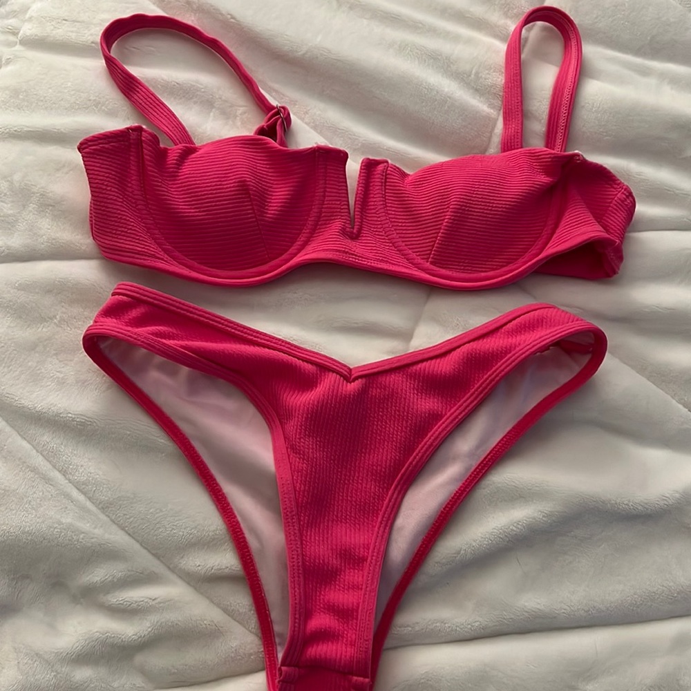 hot pink bikini 👙✨